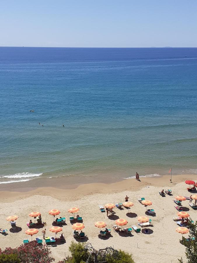 La Bouganville Formia Buitenkant foto